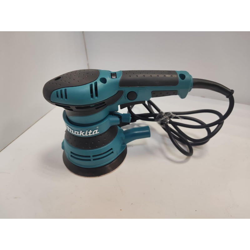 Эксцентриковая шлифовальная машина Makita BO5041            
            б/у