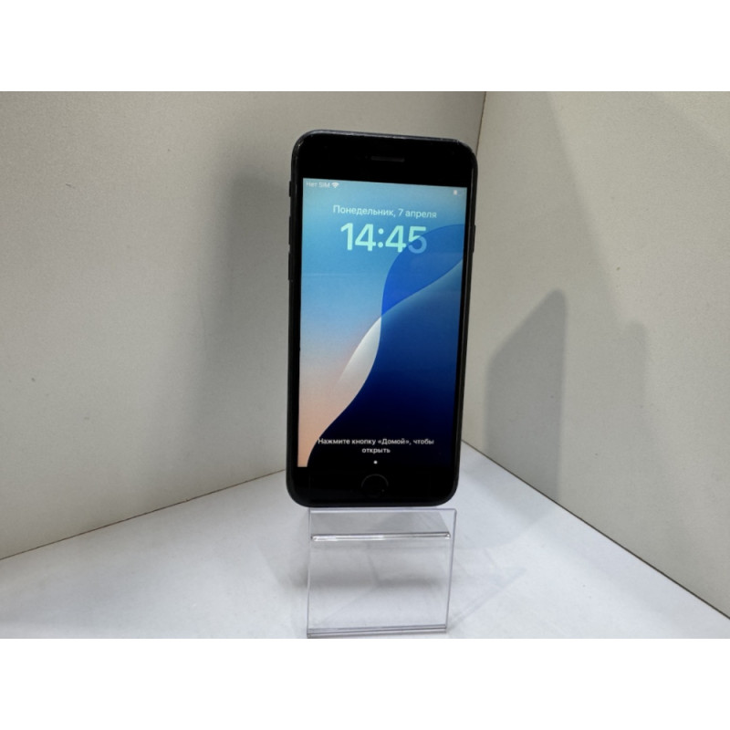Мобильный телефон Apple iPhone SE 2020 3/128 GB            
            б/у