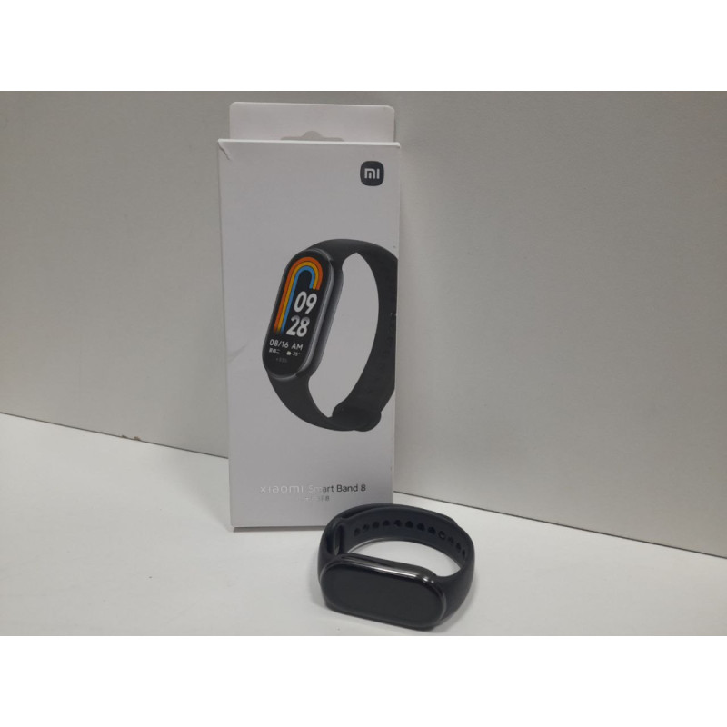 Фитнес-браслеты Xiaomi Smart Band 8            
            б/у